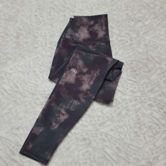 ALO Yoga Solarized High-Rise Tie-Dye Leggings Oxblood Size M - Picture 9 of 16
